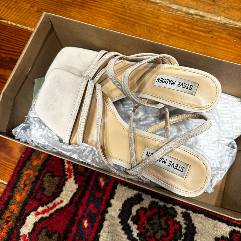 STEVE MADDEN PUMPS